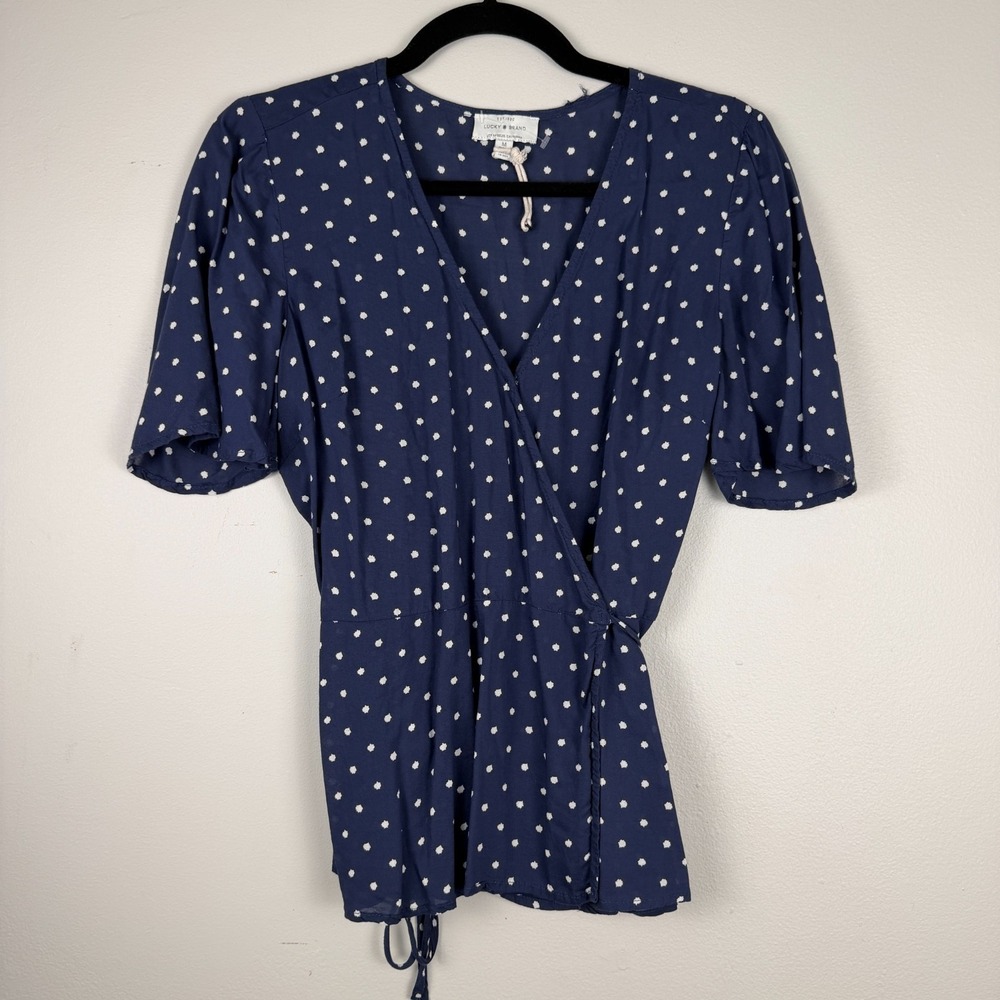 Lucky Brand Wrap Top Women's Medium Navy Blue Polka Dot Tie Waist Surplice‎ Neck
